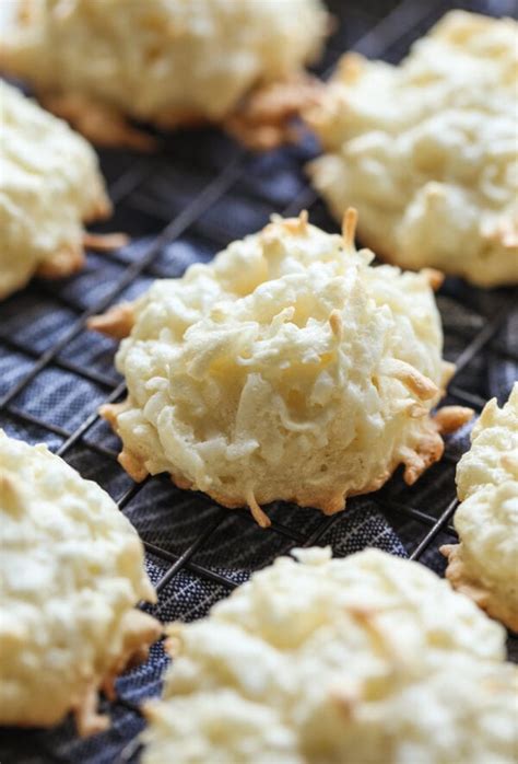 easy coconut macaroons recipe cookies and cups