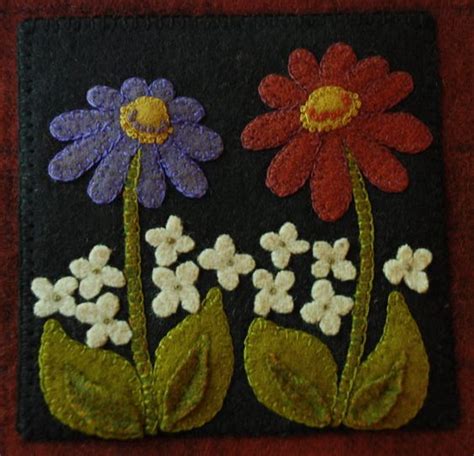 primitive folk art wool applique hand dyed  horseandbuggycountry