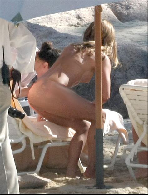 jennifer aniston nude beach naked photo