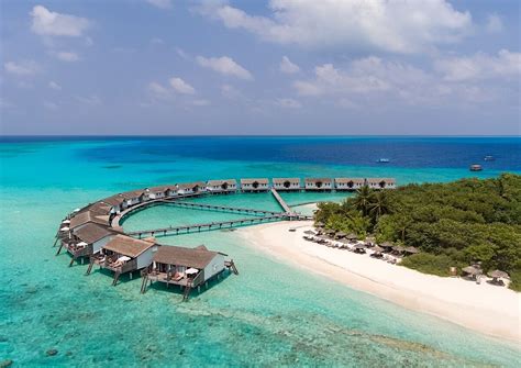 maldives beach vacation   budget