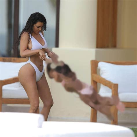 Kim Kardashian Sexy 23 Photos Thefappening