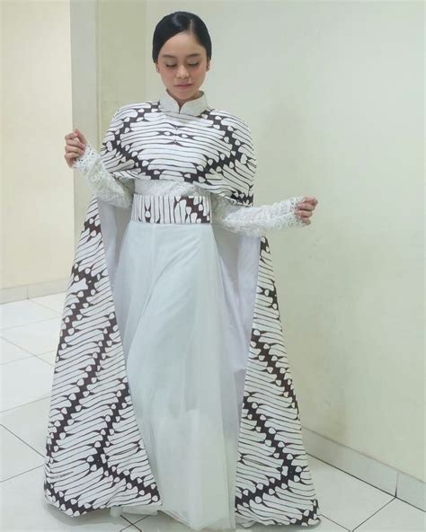 model gamis batik ivan gunawan
