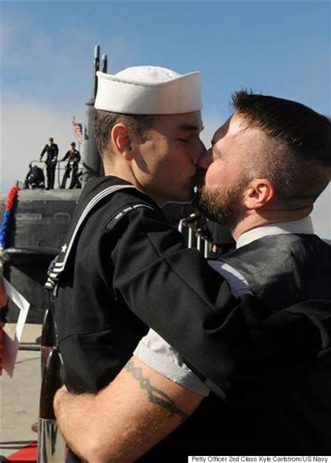 gay couple makes navy history with first kiss huffpost