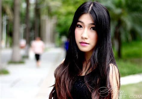 asian lady yan from guangzhou 43 yo hair color black