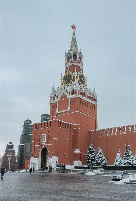 10 Essential Attractions To See In Moscow