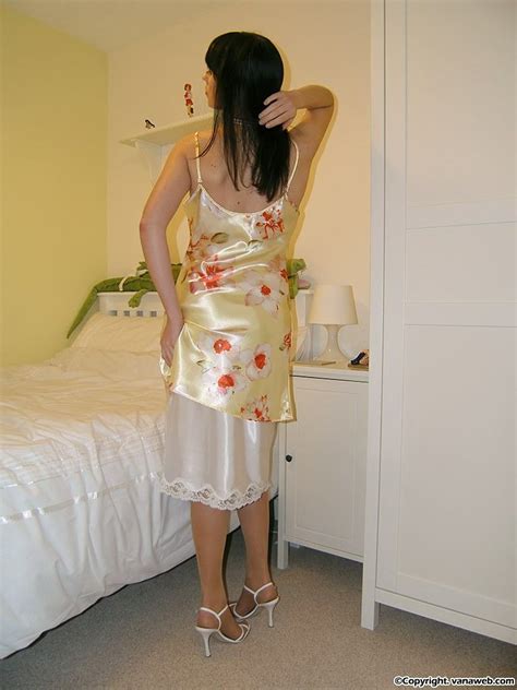 Pin By Jaz On Vana 4 Fashion Satin Slip Summer Dresses