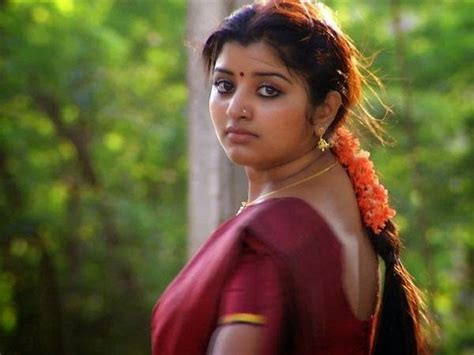 Tamil Serial Actress Mahalakshmi New Photos Mallu Serial