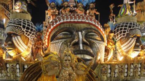 samba sobre angola faz sucesso  carnaval  rio