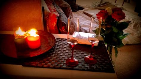 10 Ideas For Home Date Night Happy Couple
