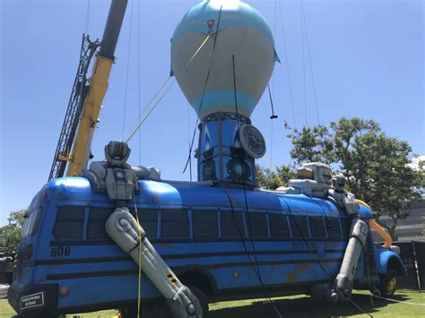 inflatable battle bus    flying  la   rfortnitebr
