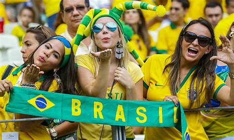 Hd Wallpaper Brasil Girls Brazil Football Fans Brazilian Sending