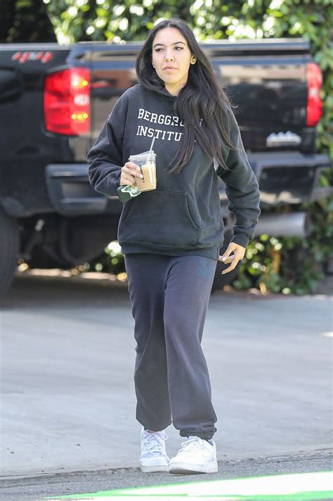 noor alfallah  le pain quotidien  beverly hills  celebmafia