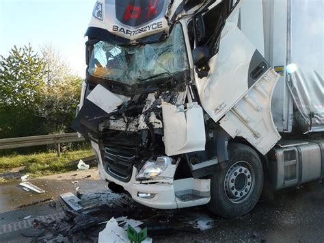 heute auf der  unfall mit fuenf sattelzuegen magdeburger news das