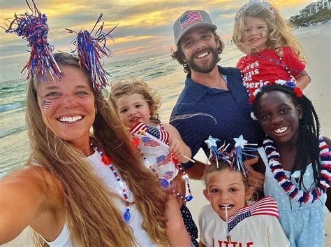 thomas rhett  family celebrate fourth  july  adorable patriotic