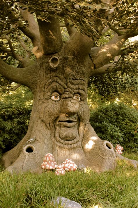 efteling kaatsheuvel noord brabant tree sculpture tree art sculpture