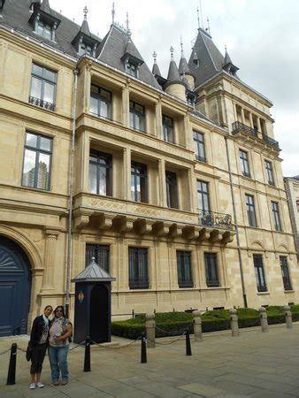 palace grand dukes picture  palace   grand dukes palais grand ducal luxembourg city