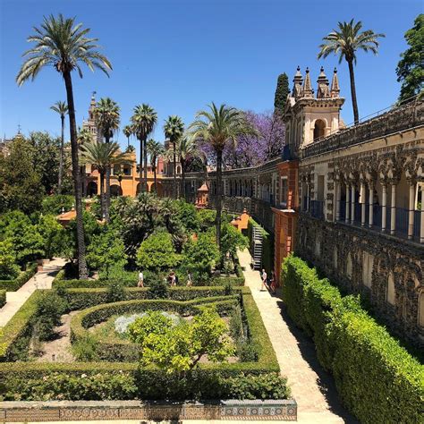jardines de los reales alcazares seville