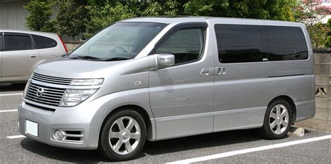 nissan elgrand  review andrews japanese cars