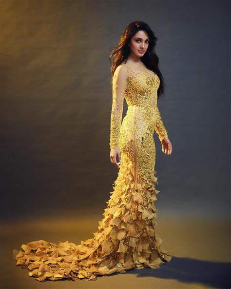 💛😍💛 celebrity fashion looks beautiful indian actress
