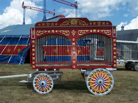 hagenebck wallace  arch cage  circus wagons