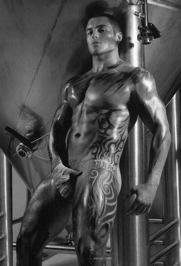 sexy naked men tattoo pics and galleries