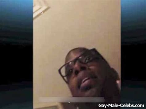 american football player kordell stewart leaked frontal nude selfie gay male