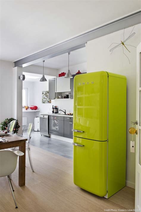 une maison coloree  waterloo en belgique cuisine moderne cuisines retro maison
