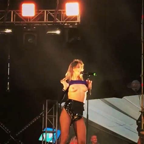 tove lo topless on the stage scandal planet