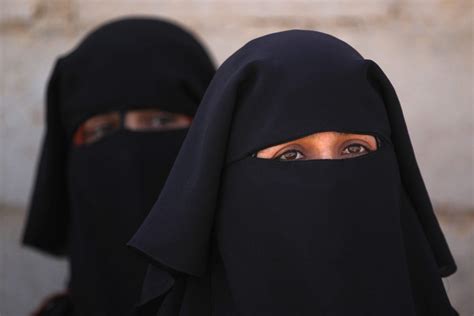 Why Do Some Muslim Women Wear Burkas And Niqabs