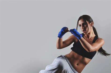 lose weight fast with these 7 kickboxing routines