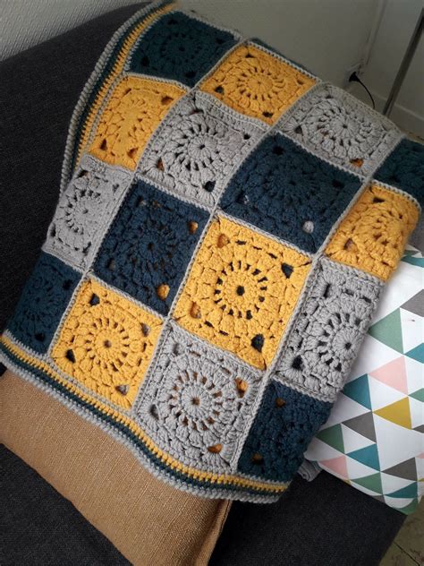 tuto couverture au crochet en granny square couverture au crochet facile couverture au