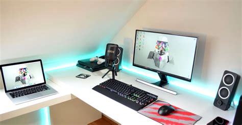 Single Monitor Setup Computer Desk Setup Gaming Room