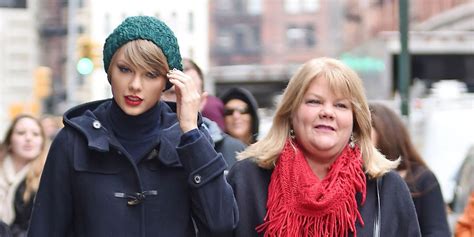 taylor swift s mother diagnosed with cancer