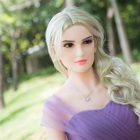 2018 new fashionable artificial intelligent silicone sex doll robot