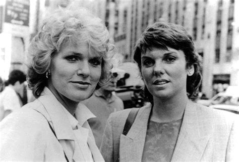 ‘cagney and lacey actresses reunite for hillary clinton fundraiser
