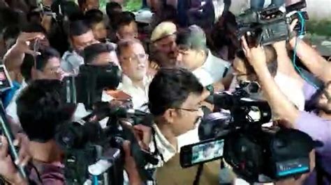 partha chatterjee  coming   court room crowd
