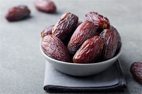 top health benefits    date nutrition facts