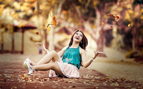 Happy Woman Wallpapers Top Free Happy Woman Backgrounds Wallpaperaccess