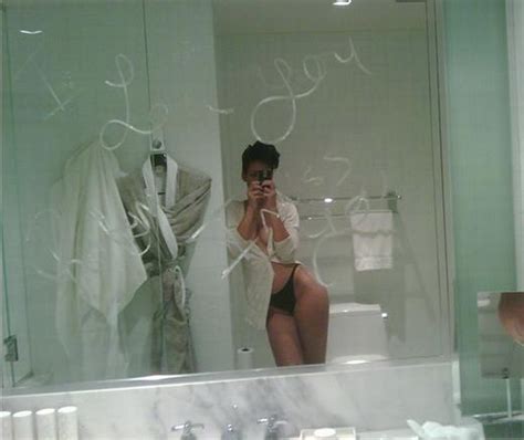 Rihanna Naked 9 New Photos Thefappening