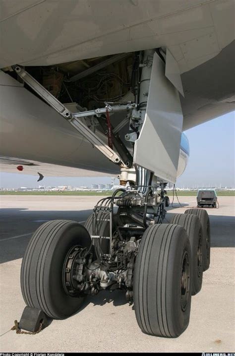 set   landing gear aircraft mechanics boeing