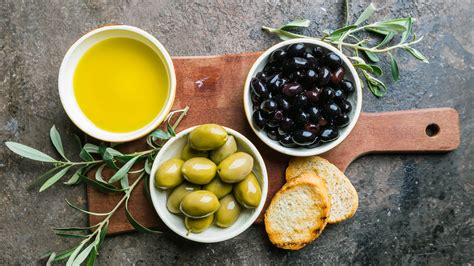 black olives  green    nutritional difference