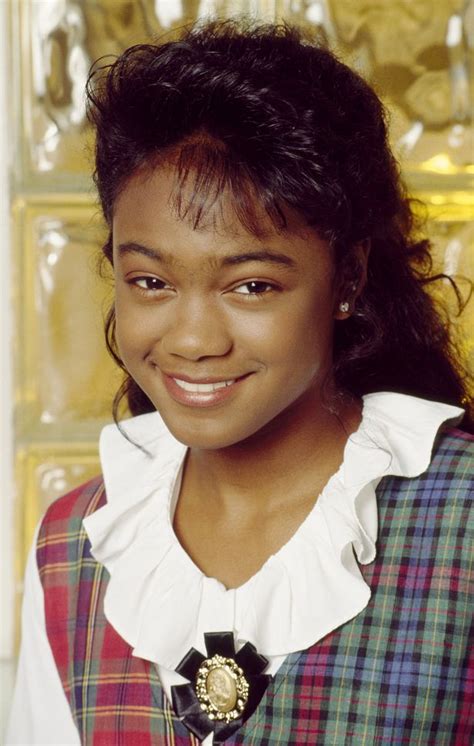 fresh prince actress tatyana ali announces she s pregnant and getting