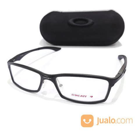 Kacamata Oakley Titanium Kualitas Premium Bahan Kuat Ringan Gratis