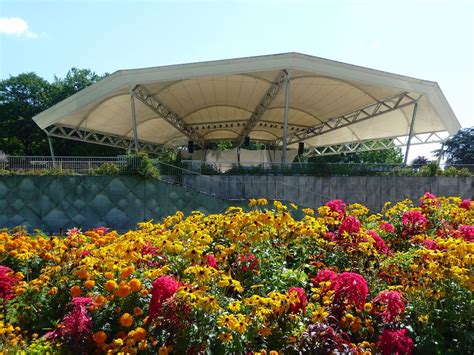 parcs  jardins  paris le parc floral de paris
