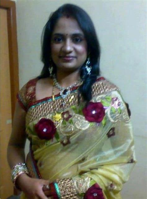 beautifyl tamil aunites photo in her own bedroom