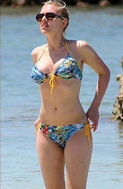 Scarlett Johansson Bikini Pics Celebrity Hot Wallpapers And Photos