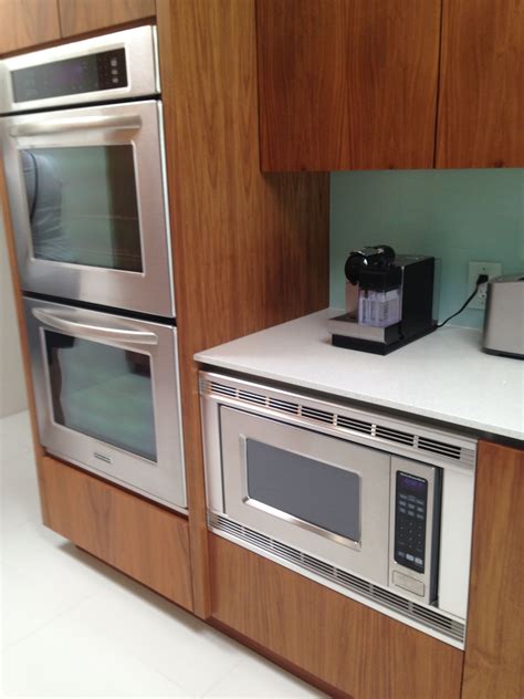 Benefits Of An Under The Cabinet Microwave Home And Garden Decor