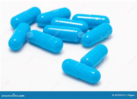 blaue kapseln stockfoto bild von nahaufnahme pharmazeutika