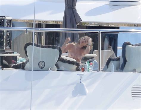 Chloe Green Nude By Paparazzi In Sardinia 24 Pics The Fappening