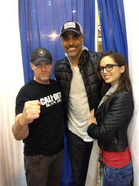 eliza dushku at wizard world con in new orleans day panel 2012